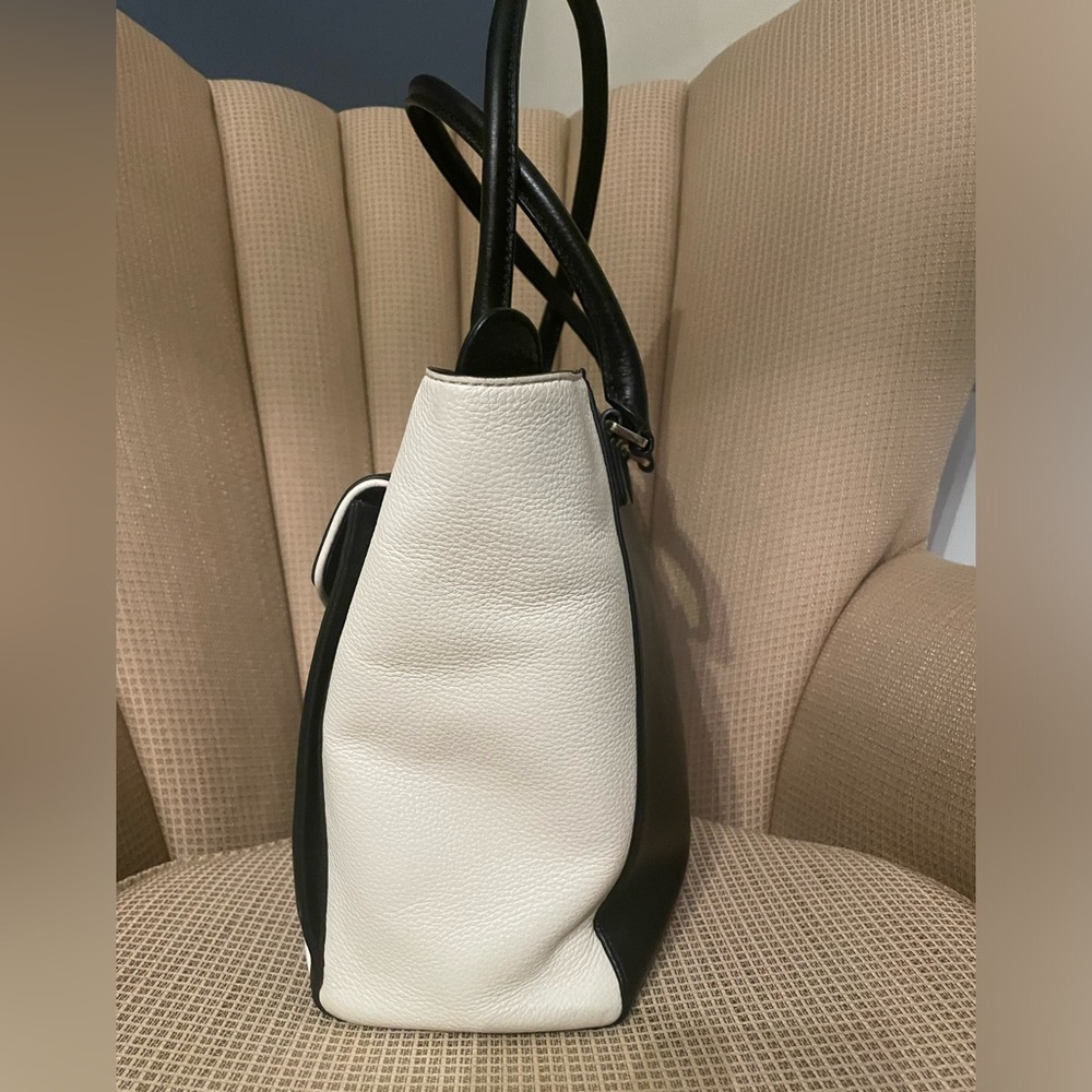 Kate spade envelope top handle bag - EUC - Picture 4 of 14